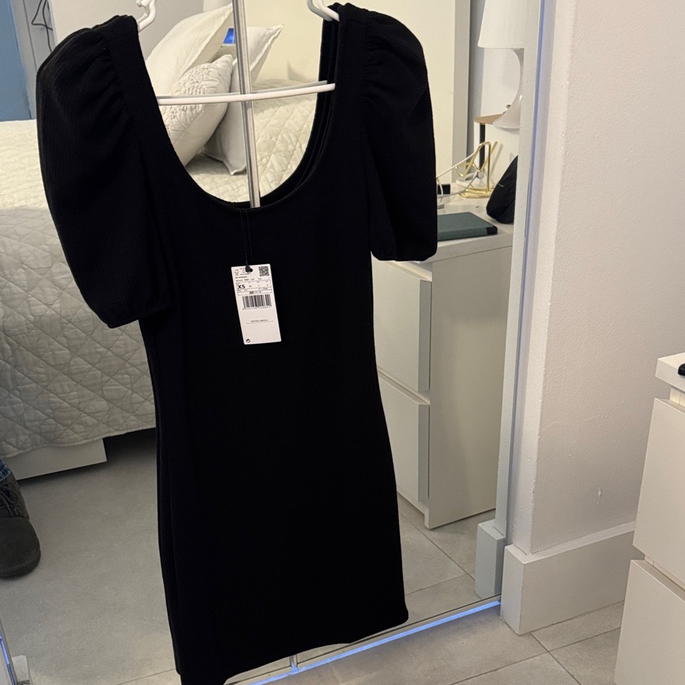 Elegant Black Puff Sleeve Dress